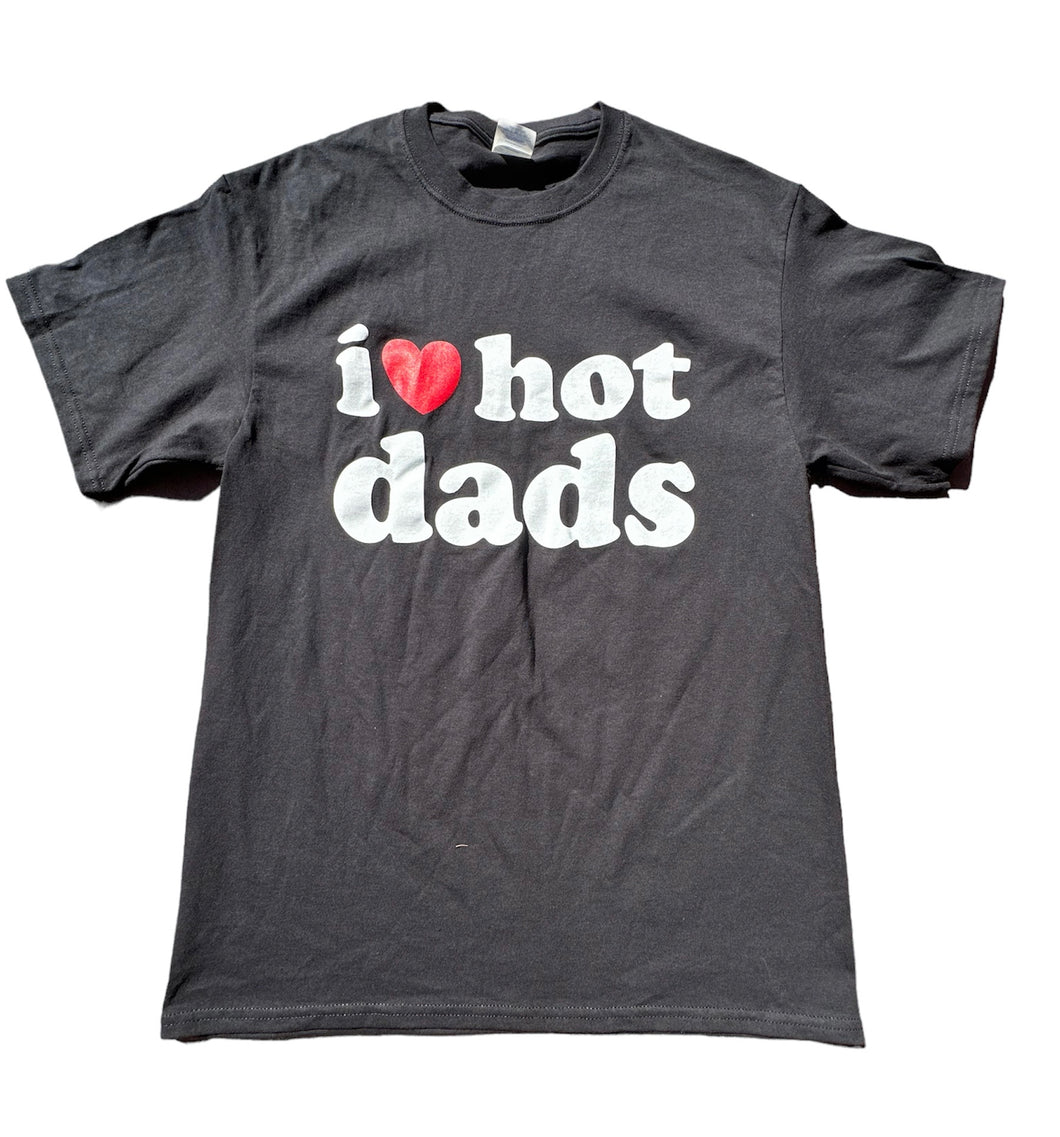 I ❤️ hot dads tee